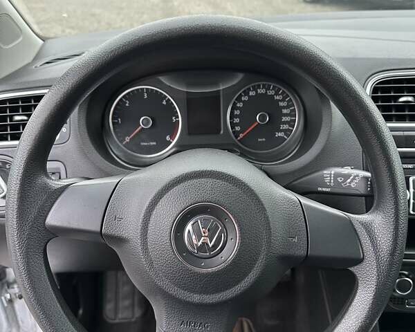 Серый Фольксваген Поло, объемом двигателя 1.6 л и пробегом 177 тыс. км за 8650 $, фото 28 на Automoto.ua