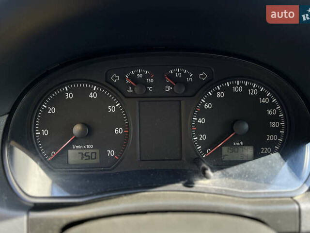 Серый Фольксваген Поло, объемом двигателя 1.2 л и пробегом 190 тыс. км за 5000 $, фото 15 на Automoto.ua