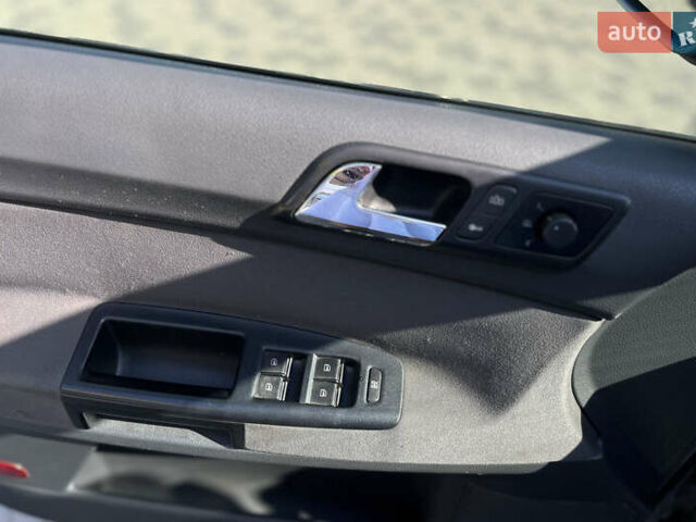 Серый Фольксваген Поло, объемом двигателя 1.2 л и пробегом 190 тыс. км за 5000 $, фото 14 на Automoto.ua