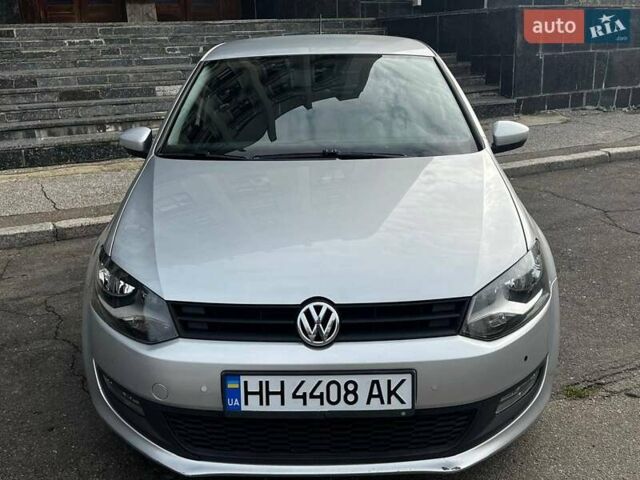 Сірий Фольксваген Поло, об'ємом двигуна 1.39 л та пробігом 245 тис. км за 6000 $, фото 3 на Automoto.ua