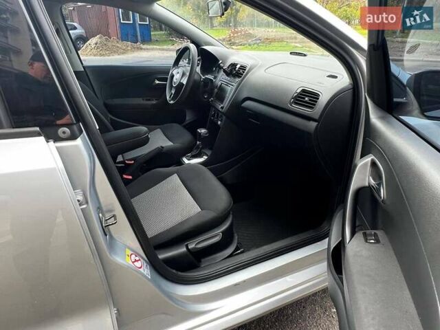 Сірий Фольксваген Поло, об'ємом двигуна 1.39 л та пробігом 245 тис. км за 6000 $, фото 14 на Automoto.ua