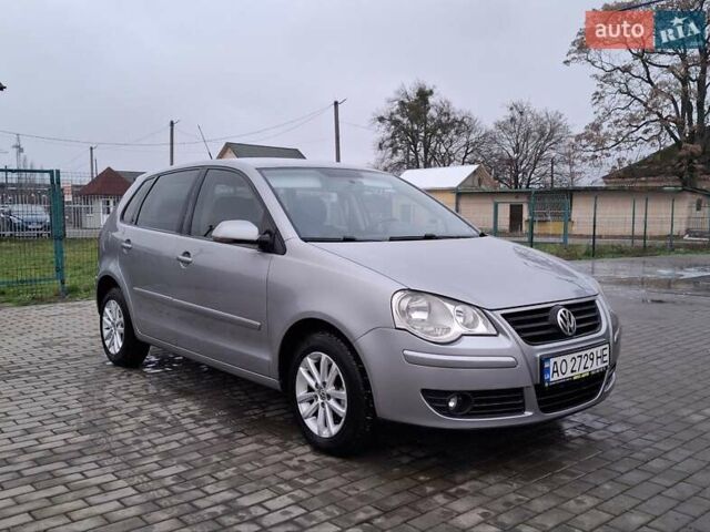 Серый Фольксваген Поло, объемом двигателя 1.2 л и пробегом 191 тыс. км за 4350 $, фото 1 на Automoto.ua