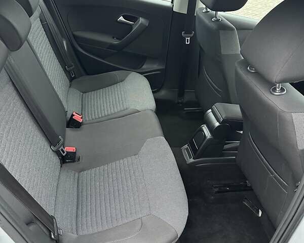 Серый Фольксваген Поло, объемом двигателя 1.6 л и пробегом 177 тыс. км за 8650 $, фото 23 на Automoto.ua