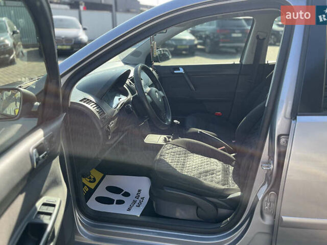 Серый Фольксваген Поло, объемом двигателя 1.2 л и пробегом 190 тыс. км за 5000 $, фото 13 на Automoto.ua