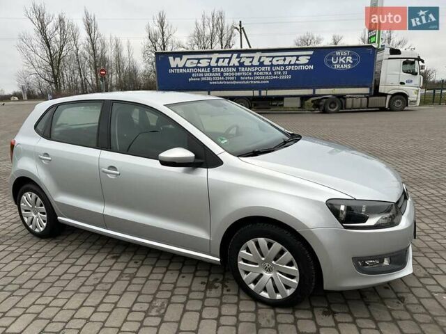 Серый Фольксваген Поло, объемом двигателя 1.6 л и пробегом 177 тыс. км за 8650 $, фото 1 на Automoto.ua