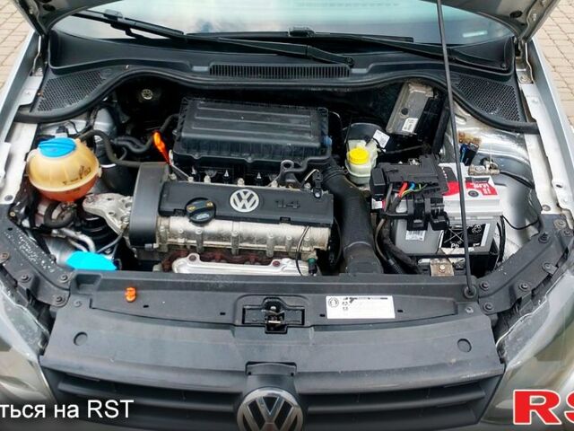 Сірий Фольксваген Поло, об'ємом двигуна 1.4 л та пробігом 158 тис. км за 7500 $, фото 4 на Automoto.ua