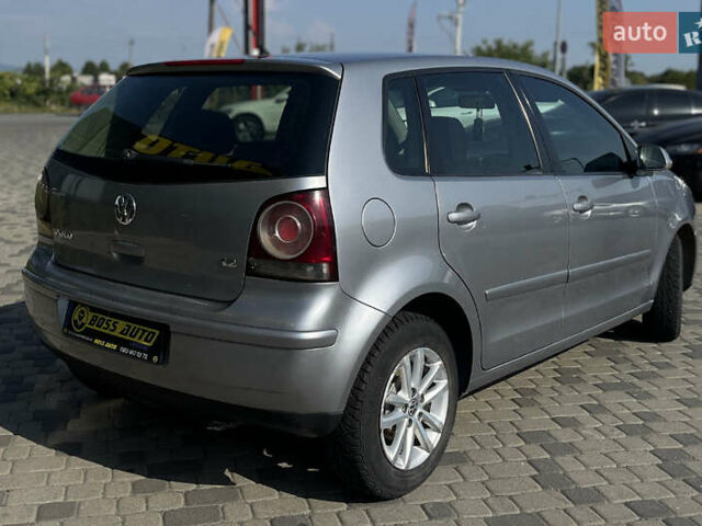 Серый Фольксваген Поло, объемом двигателя 1.2 л и пробегом 190 тыс. км за 5000 $, фото 6 на Automoto.ua