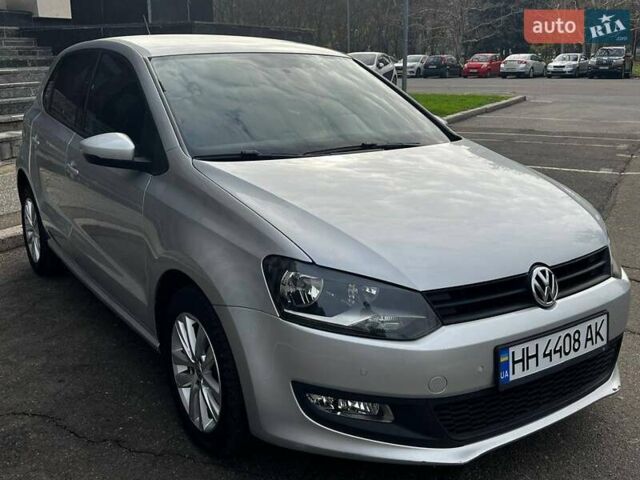 Сірий Фольксваген Поло, об'ємом двигуна 1.39 л та пробігом 245 тис. км за 6000 $, фото 4 на Automoto.ua