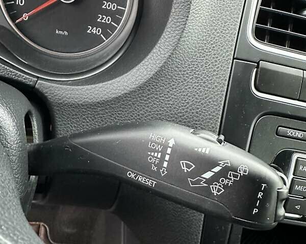 Серый Фольксваген Поло, объемом двигателя 1.6 л и пробегом 177 тыс. км за 8650 $, фото 26 на Automoto.ua