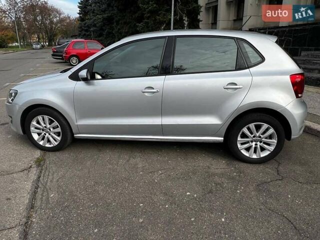 Сірий Фольксваген Поло, об'ємом двигуна 1.39 л та пробігом 245 тис. км за 6000 $, фото 6 на Automoto.ua