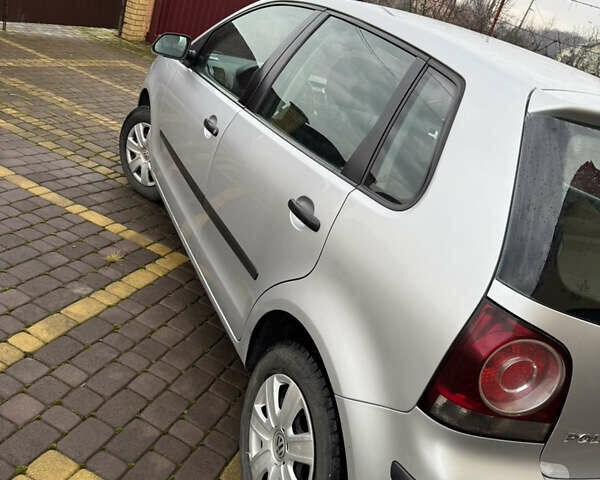 Сірий Фольксваген Поло, об'ємом двигуна 1.39 л та пробігом 139 тис. км за 5100 $, фото 1 на Automoto.ua