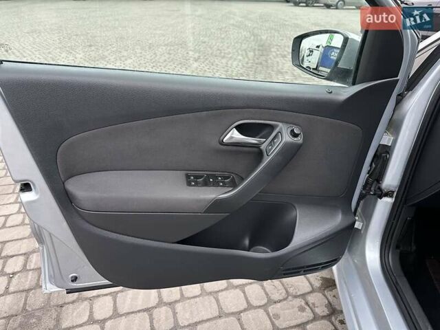 Серый Фольксваген Поло, объемом двигателя 1.6 л и пробегом 177 тыс. км за 8650 $, фото 18 на Automoto.ua