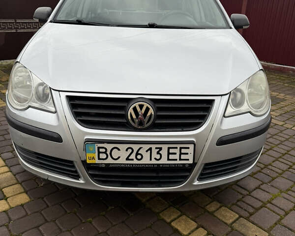 Сірий Фольксваген Поло, об'ємом двигуна 1.39 л та пробігом 139 тис. км за 5100 $, фото 2 на Automoto.ua