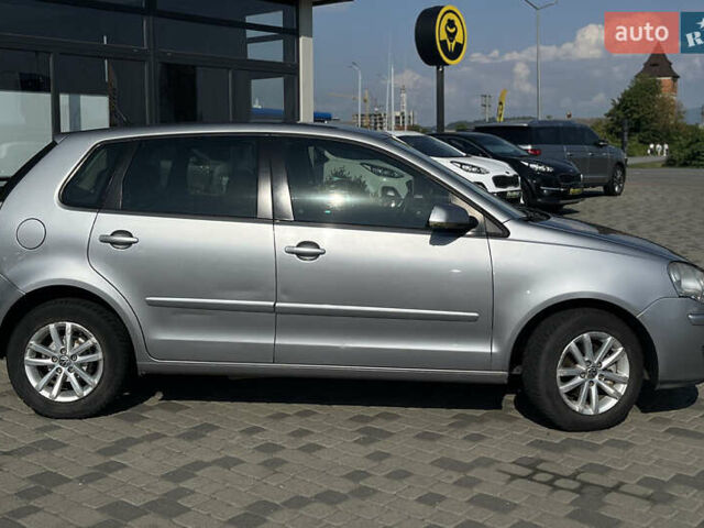 Серый Фольксваген Поло, объемом двигателя 1.2 л и пробегом 190 тыс. км за 5000 $, фото 7 на Automoto.ua