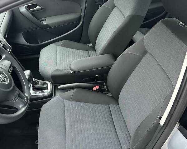 Серый Фольксваген Поло, объемом двигателя 1.6 л и пробегом 177 тыс. км за 8650 $, фото 20 на Automoto.ua