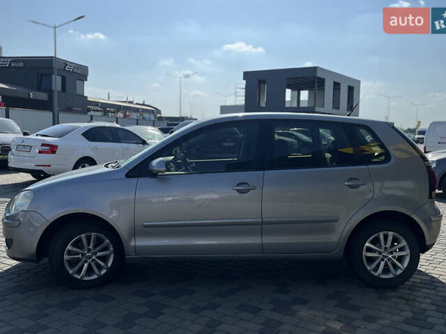 Серый Фольксваген Поло, объемом двигателя 1.2 л и пробегом 190 тыс. км за 5000 $, фото 3 на Automoto.ua