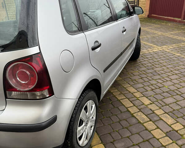 Сірий Фольксваген Поло, об'ємом двигуна 1.39 л та пробігом 139 тис. км за 5100 $, фото 4 на Automoto.ua