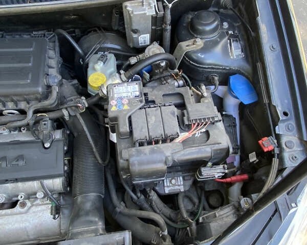 Сірий Фольксваген Поло, об'ємом двигуна 1.4 л та пробігом 191 тис. км за 5400 $, фото 39 на Automoto.ua