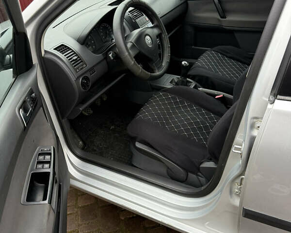 Сірий Фольксваген Поло, об'ємом двигуна 1.39 л та пробігом 139 тис. км за 5100 $, фото 8 на Automoto.ua