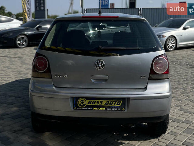 Серый Фольксваген Поло, объемом двигателя 1.2 л и пробегом 190 тыс. км за 5000 $, фото 5 на Automoto.ua