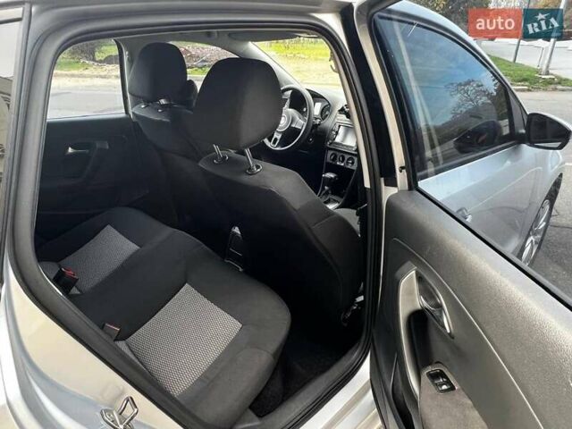 Сірий Фольксваген Поло, об'ємом двигуна 1.39 л та пробігом 245 тис. км за 6000 $, фото 18 на Automoto.ua