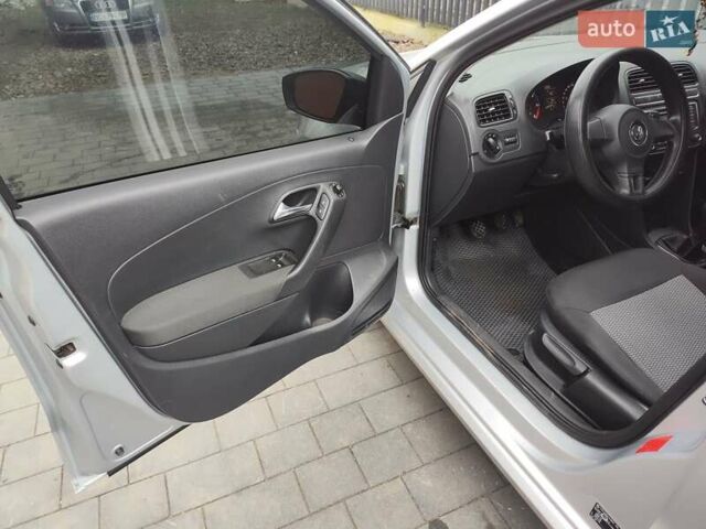 Сірий Фольксваген Поло, об'ємом двигуна 1.6 л та пробігом 280 тис. км за 6700 $, фото 4 на Automoto.ua