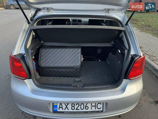 Серый Фольксваген Поло, объемом двигателя 1.39 л и пробегом 243 тыс. км за 6500 $, фото 17 на Automoto.ua