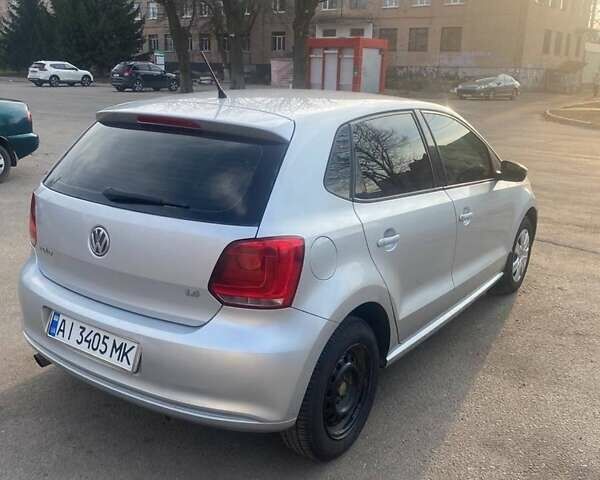 Серый Фольксваген Поло, объемом двигателя 1.4 л и пробегом 274 тыс. км за 4950 $, фото 1 на Automoto.ua