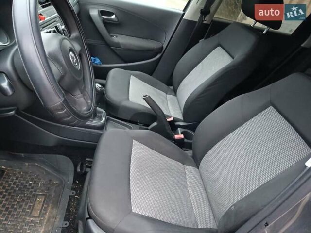 Серый Фольксваген Поло, объемом двигателя 1.2 л и пробегом 192 тыс. км за 3800 $, фото 8 на Automoto.ua