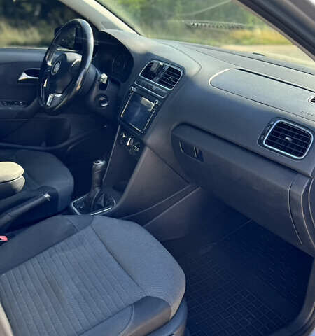 Сірий Фольксваген Поло, об'ємом двигуна 1.6 л та пробігом 215 тис. км за 6800 $, фото 6 на Automoto.ua