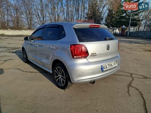 Серый Фольксваген Поло, объемом двигателя 1.39 л и пробегом 195 тыс. км за 5900 $, фото 4 на Automoto.ua