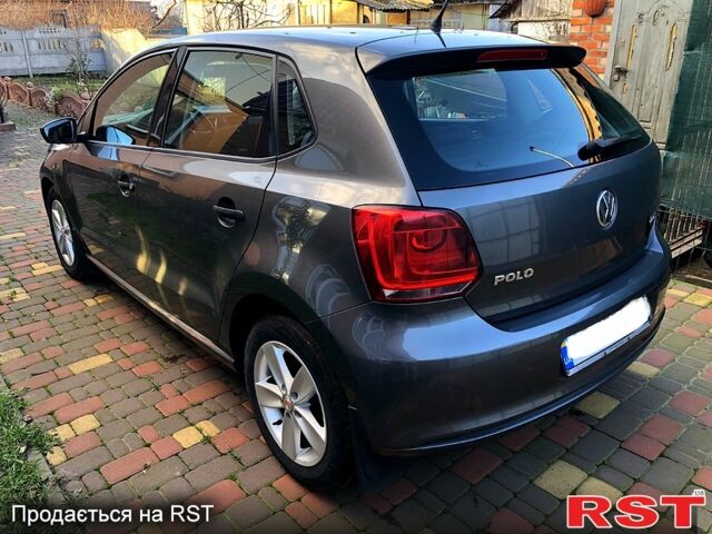 Серый Фольксваген Поло, объемом двигателя 1.6 л и пробегом 165 тыс. км за 7000 $, фото 3 на Automoto.ua