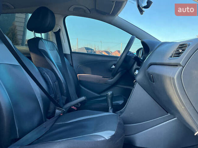 Сірий Фольксваген Поло, об'ємом двигуна 1.2 л та пробігом 175 тис. км за 6800 $, фото 17 на Automoto.ua