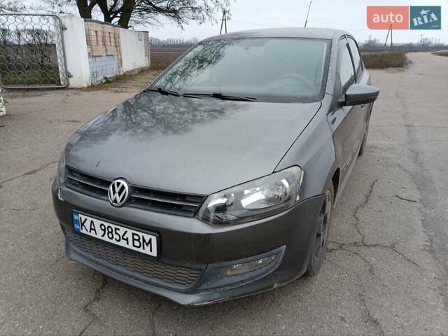 Серый Фольксваген Поло, объемом двигателя 1.2 л и пробегом 192 тыс. км за 3800 $, фото 4 на Automoto.ua