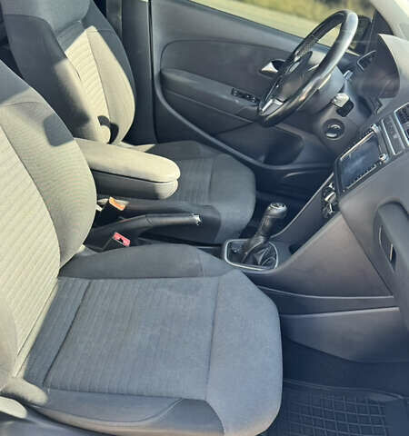 Сірий Фольксваген Поло, об'ємом двигуна 1.6 л та пробігом 296 тис. км за 7800 $, фото 13 на Automoto.ua