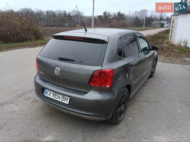 Серый Фольксваген Поло, объемом двигателя 1.2 л и пробегом 192 тыс. км за 3800 $, фото 1 на Automoto.ua