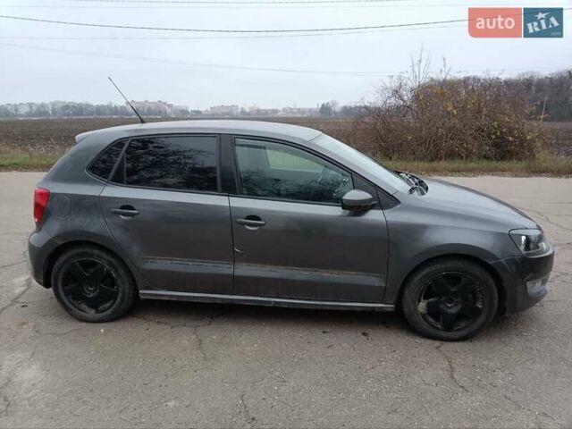 Серый Фольксваген Поло, объемом двигателя 1.2 л и пробегом 192 тыс. км за 3800 $, фото 2 на Automoto.ua