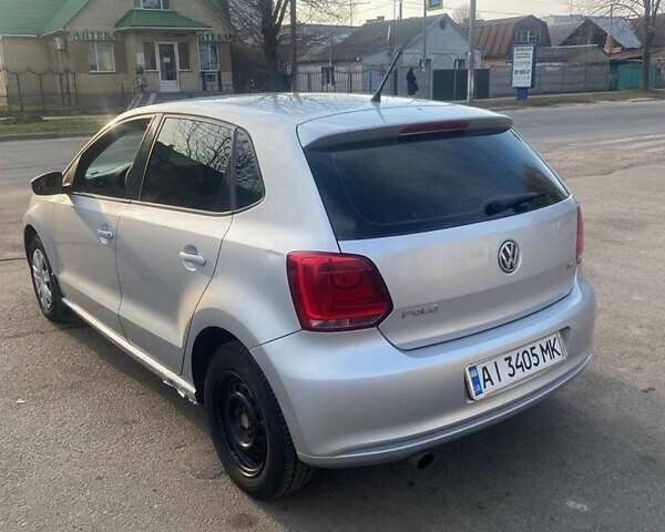 Серый Фольксваген Поло, объемом двигателя 1.4 л и пробегом 274 тыс. км за 4950 $, фото 3 на Automoto.ua