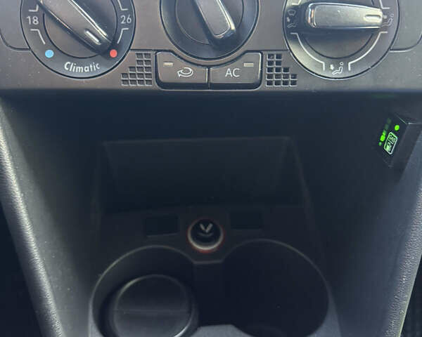 Серый Фольксваген Поло, объемом двигателя 1.39 л и пробегом 243 тыс. км за 6500 $, фото 6 на Automoto.ua