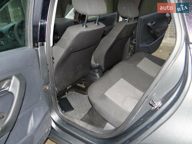 Сірий Фольксваген Поло, об'ємом двигуна 1.2 л та пробігом 277 тис. км за 4500 $, фото 20 на Automoto.ua