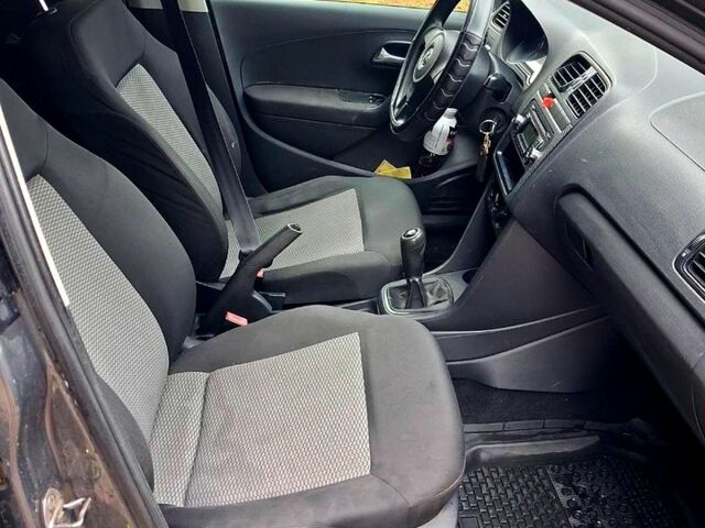 Сірий Фольксваген Поло, об'ємом двигуна 1.2 л та пробігом 193 тис. км за 3700 $, фото 10 на Automoto.ua