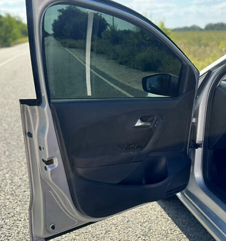 Сірий Фольксваген Поло, об'ємом двигуна 1.6 л та пробігом 296 тис. км за 7800 $, фото 10 на Automoto.ua