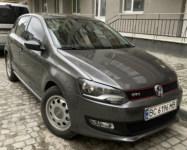 Сірий Фольксваген Поло, об'ємом двигуна 1.4 л та пробігом 130 тис. км за 8300 $, фото 1 на Automoto.ua