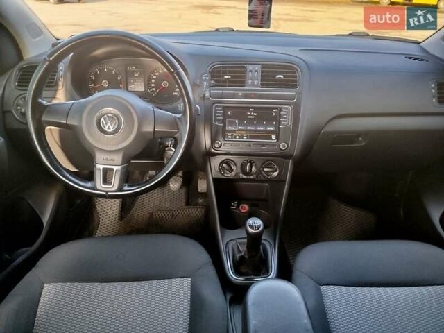 Серый Фольксваген Поло, объемом двигателя 1.39 л и пробегом 195 тыс. км за 5900 $, фото 8 на Automoto.ua