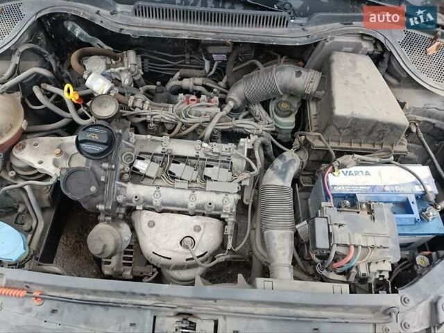 Серый Фольксваген Поло, объемом двигателя 1.2 л и пробегом 192 тыс. км за 3800 $, фото 6 на Automoto.ua