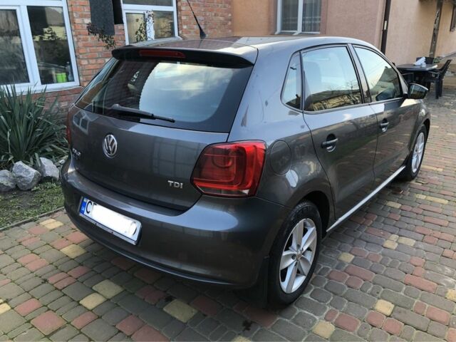 Серый Фольксваген Поло, объемом двигателя 1.6 л и пробегом 165 тыс. км за 7000 $, фото 3 на Automoto.ua