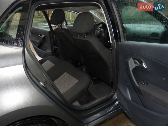 Сірий Фольксваген Поло, об'ємом двигуна 1.2 л та пробігом 277 тис. км за 4500 $, фото 19 на Automoto.ua