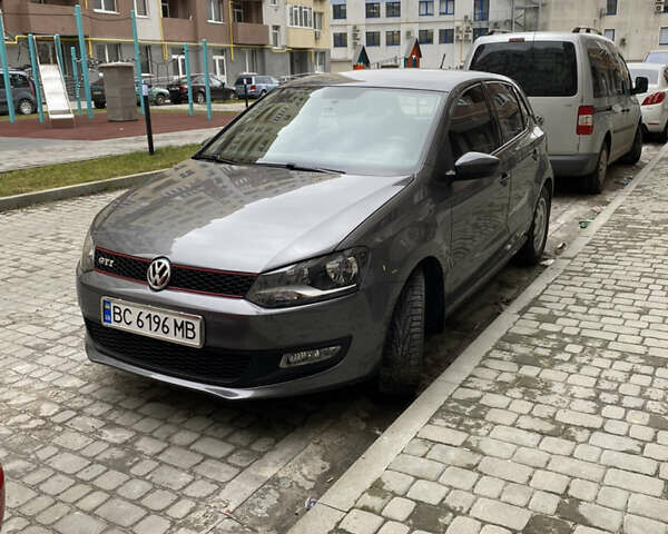 Сірий Фольксваген Поло, об'ємом двигуна 1.4 л та пробігом 130 тис. км за 8300 $, фото 2 на Automoto.ua