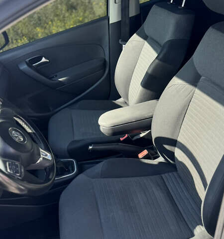 Сірий Фольксваген Поло, об'ємом двигуна 1.6 л та пробігом 296 тис. км за 7800 $, фото 11 на Automoto.ua