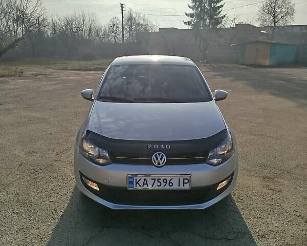 Серый Фольксваген Поло, объемом двигателя 1.39 л и пробегом 195 тыс. км за 5900 $, фото 2 на Automoto.ua